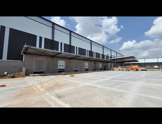 9,910M² WAREHOUSE TO LET IN JET PARK